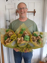 Load image into Gallery viewer, Pounamu Inspired Mini Bouquets
